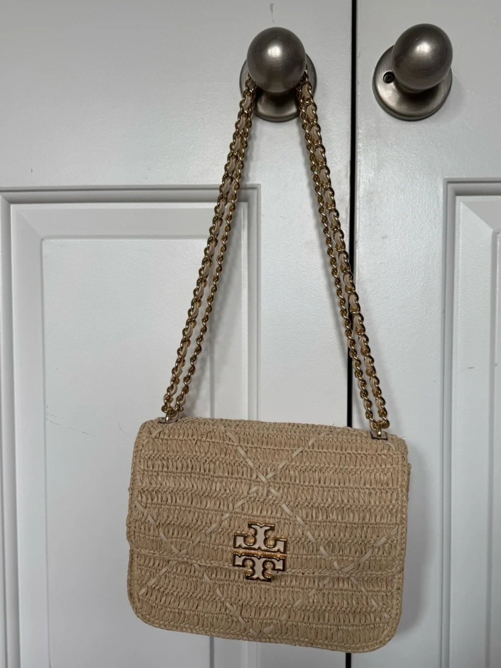 Tory Burch Cream Woven Shoulder Bag with Gold Accents - Picture 2 of 7